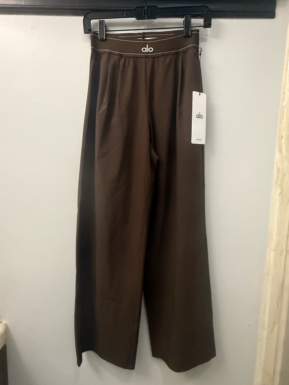 NWT ALO WOMENS SUIT-UP TROUSERS PANTS, SIZE XXS, ESPRESSO
